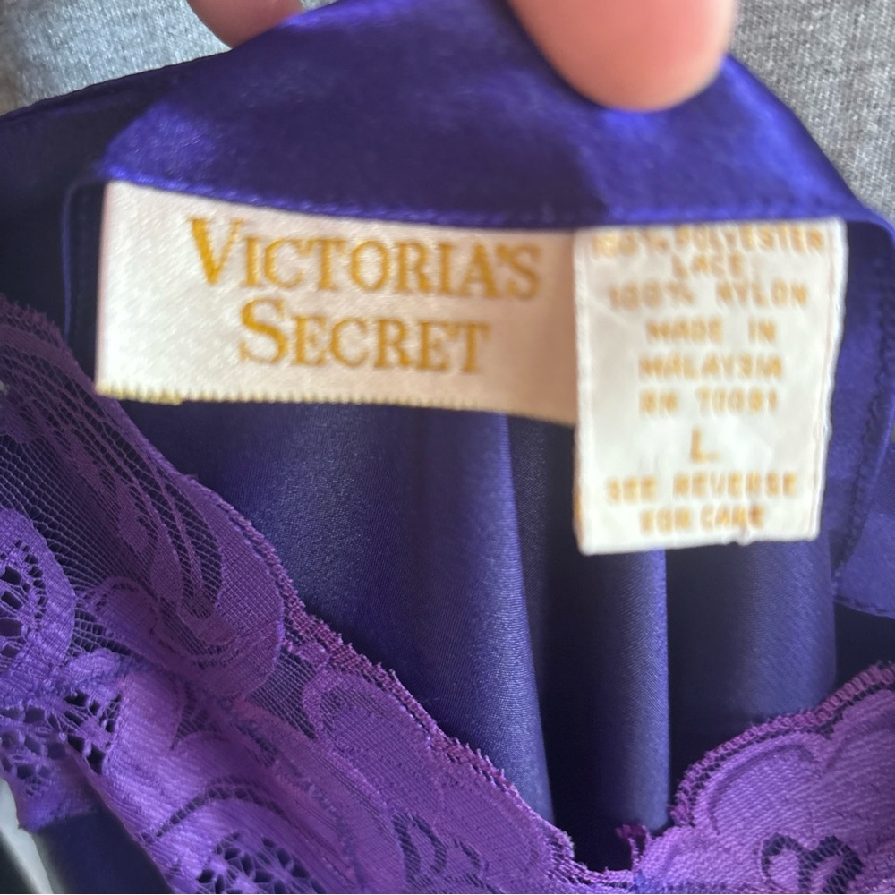 Vintage Victoria's Secret Gold Label Purple Satin Lace Slip Size Large - Picture 2 of 5